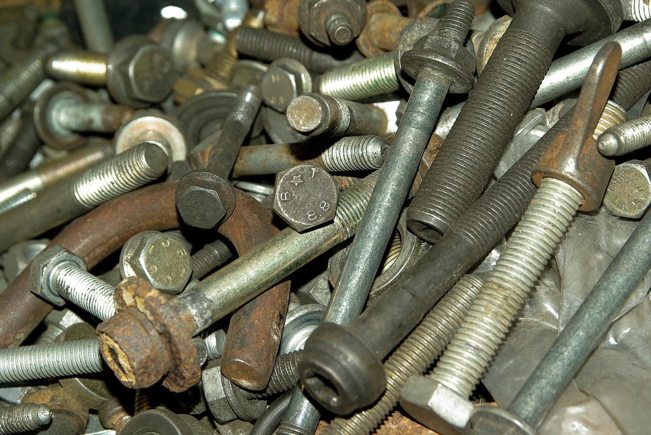 吊杆材质选择要点