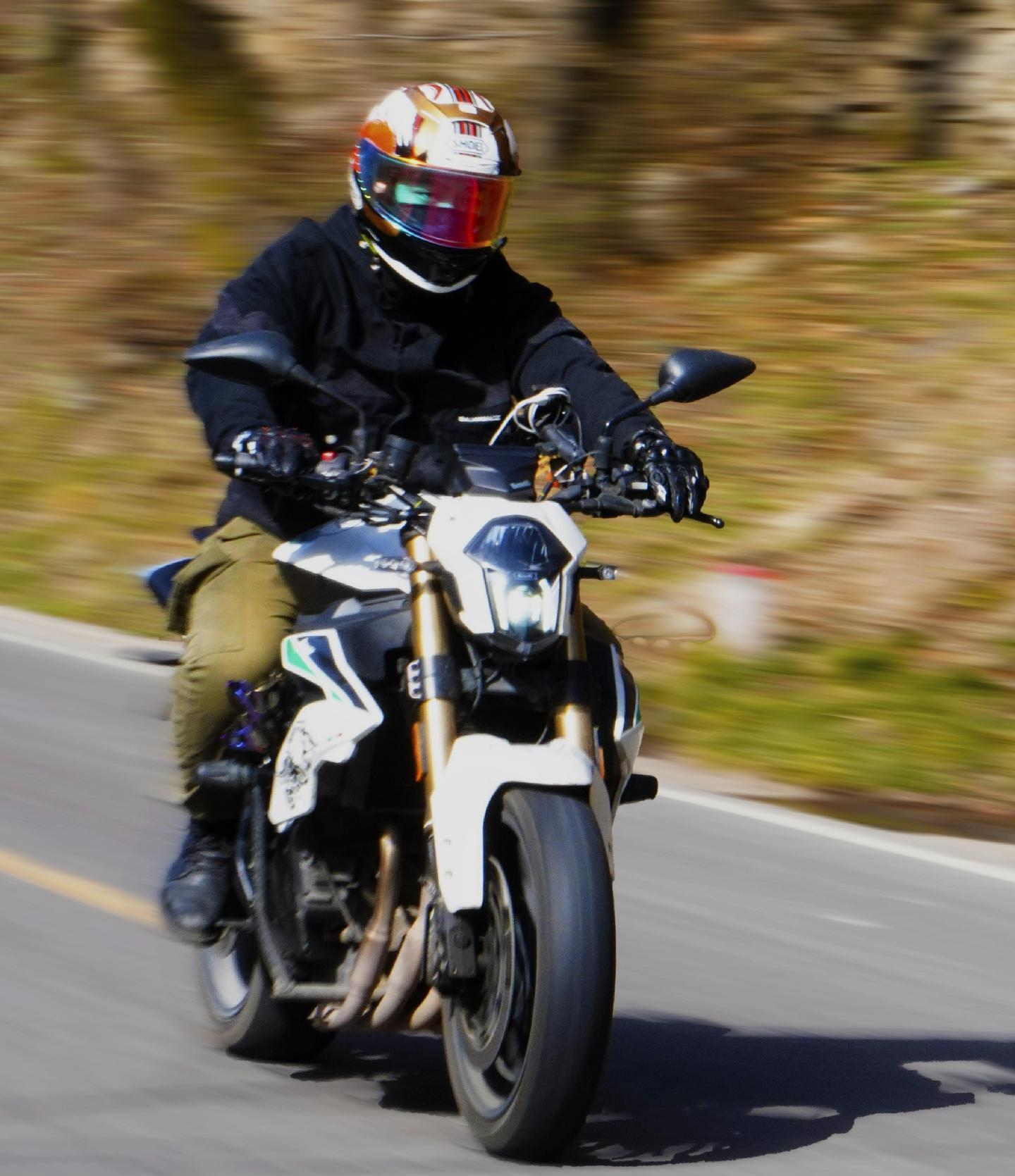 女生如何看待喜欢骑摩托车的男生? - 知乎