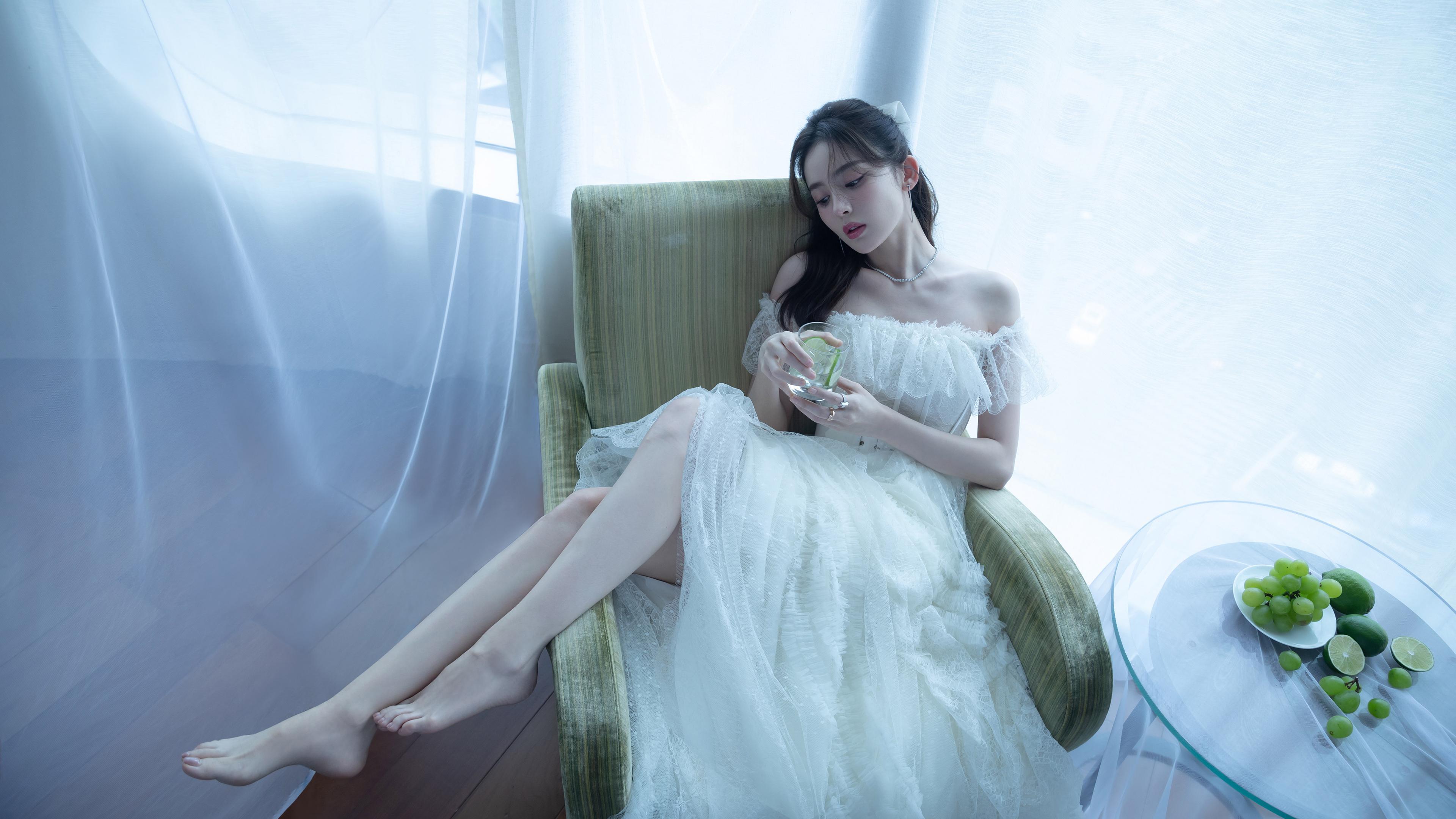 谁有美女电脑高清壁纸求大神们推荐?