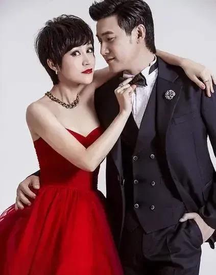 鲍蕾鲍莉是双胞胎吗?为什么总感觉陆毅鲍蕾特别假