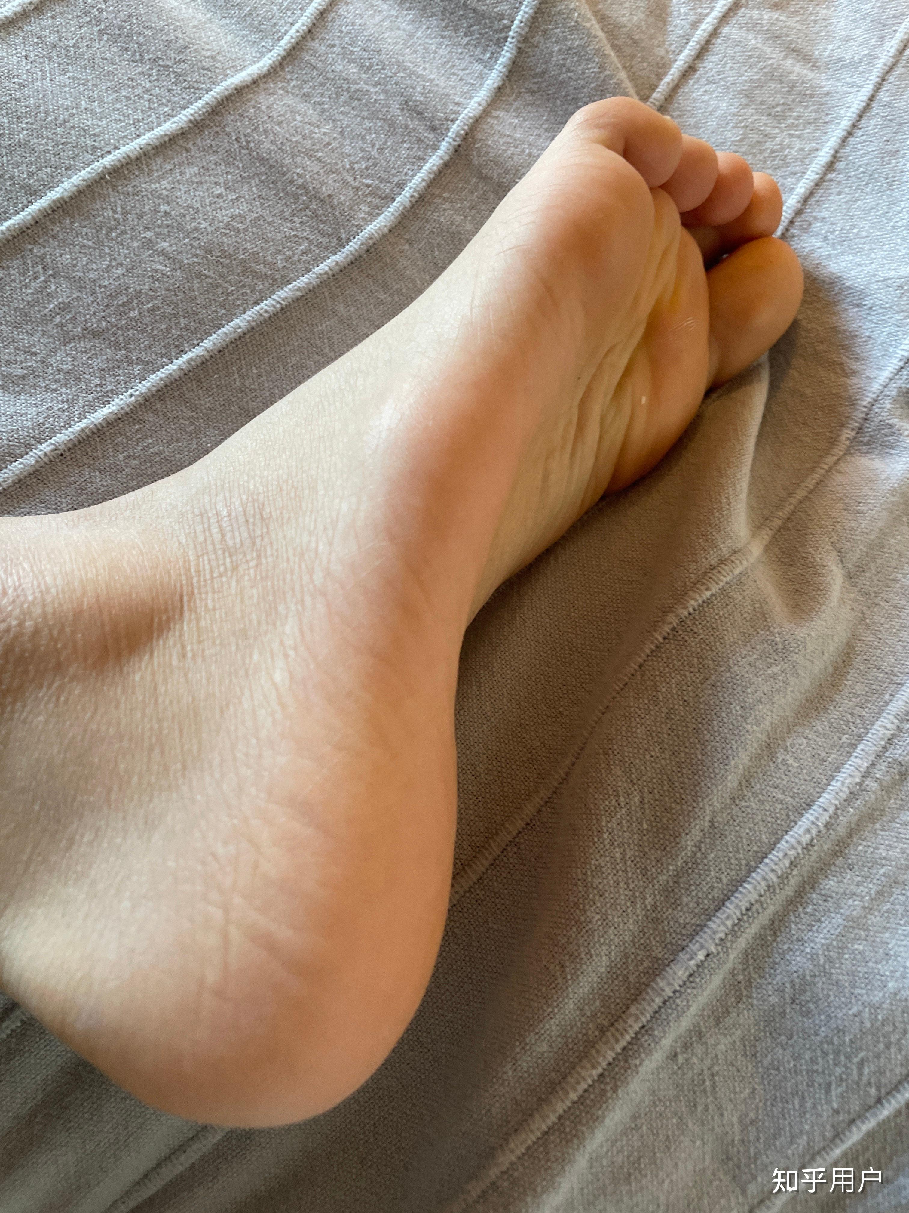 求男生光脚的照片