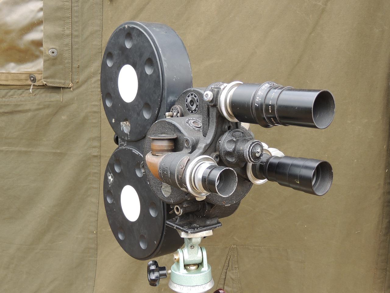 如何给相机装胶卷