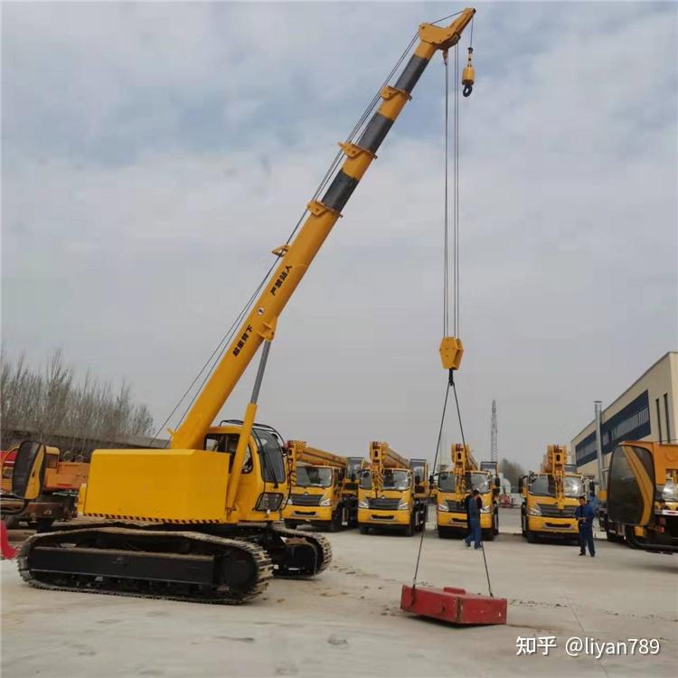 吊重行走履带吊 5吨履带吊复杂地形起重作业 - 知乎