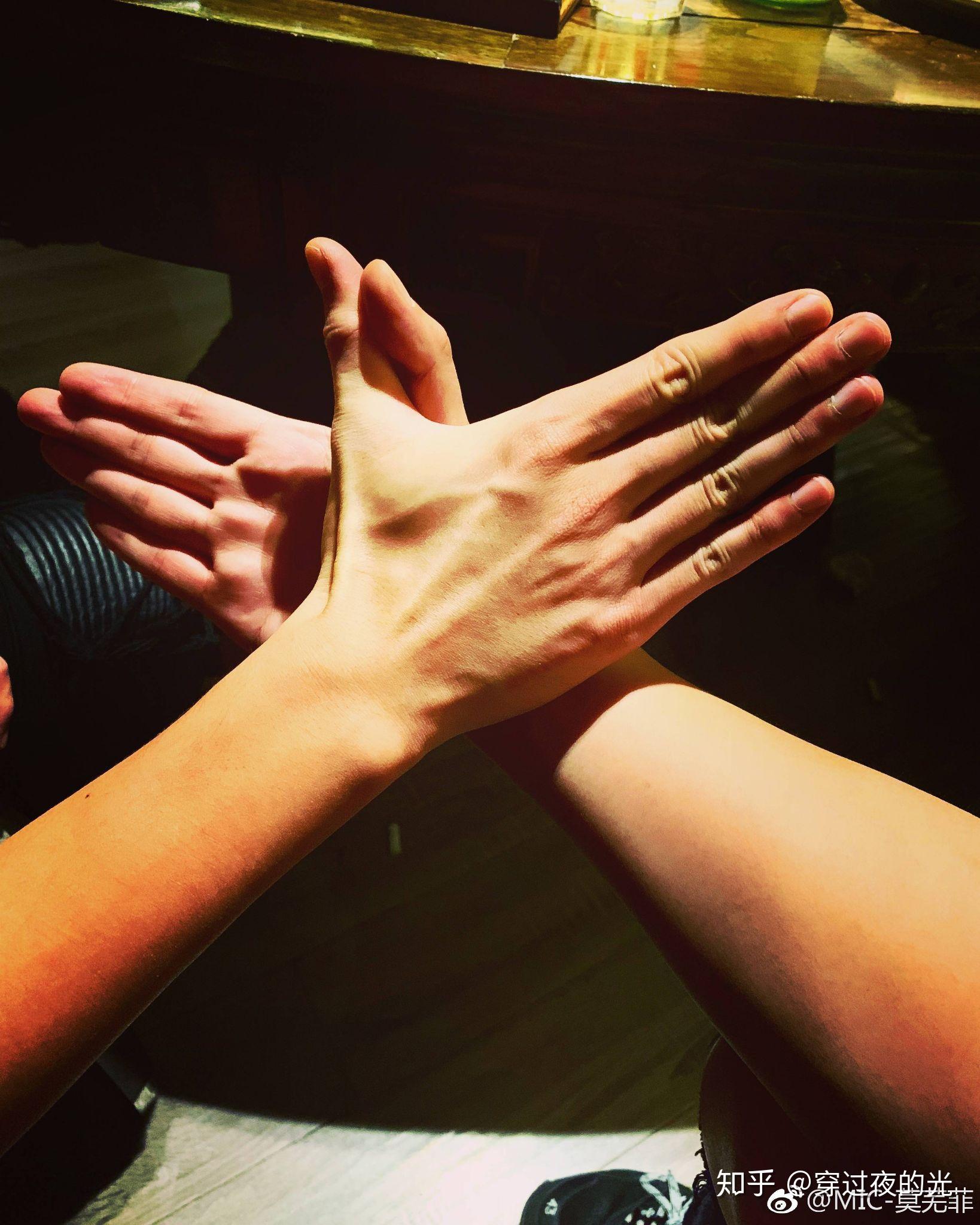 新麦求解答mic男团的团徽有什么含义啊那个图标表示什么意思