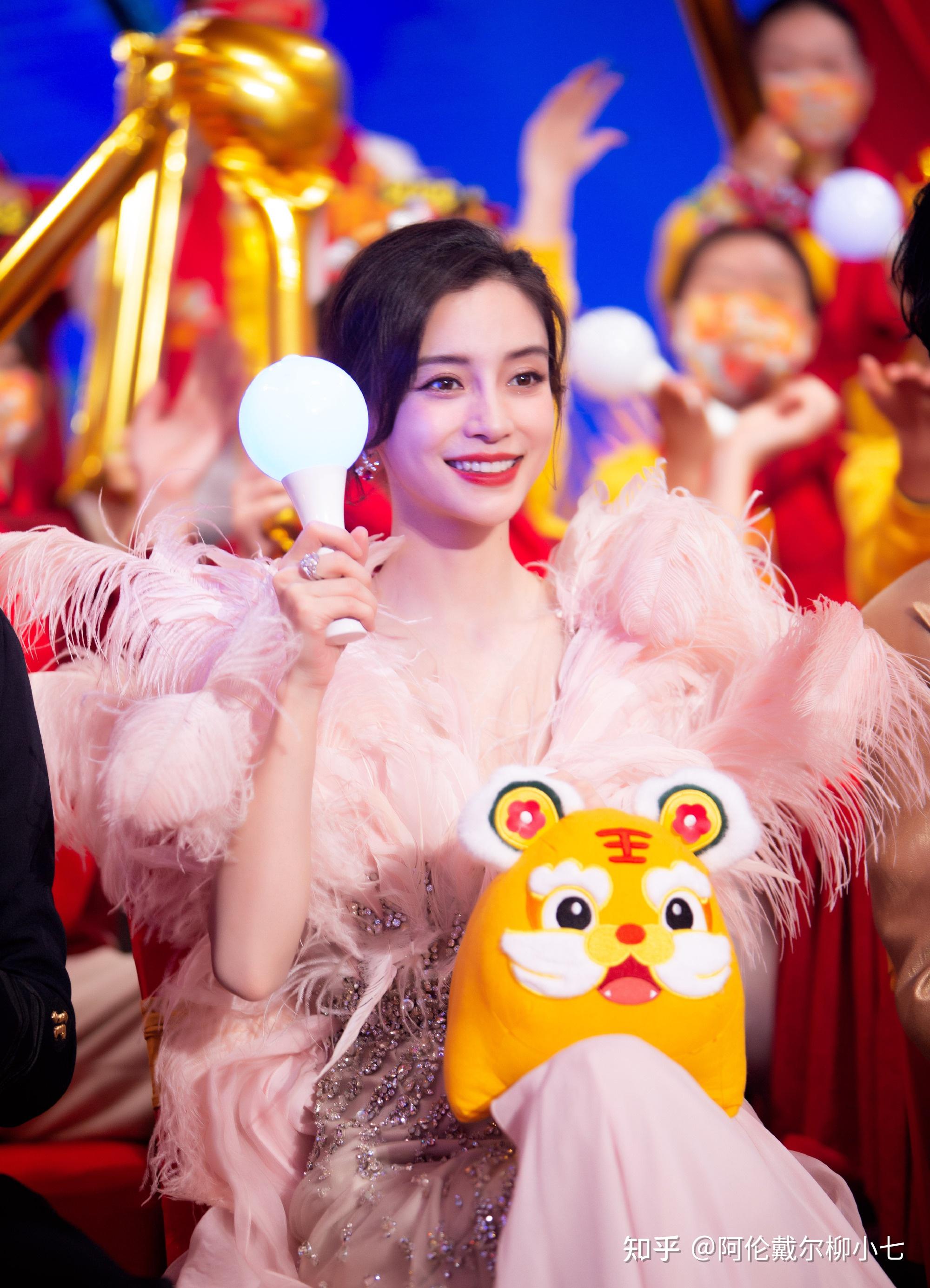 如何看待angelababy在2022年北京台春晚的主持? - 知乎