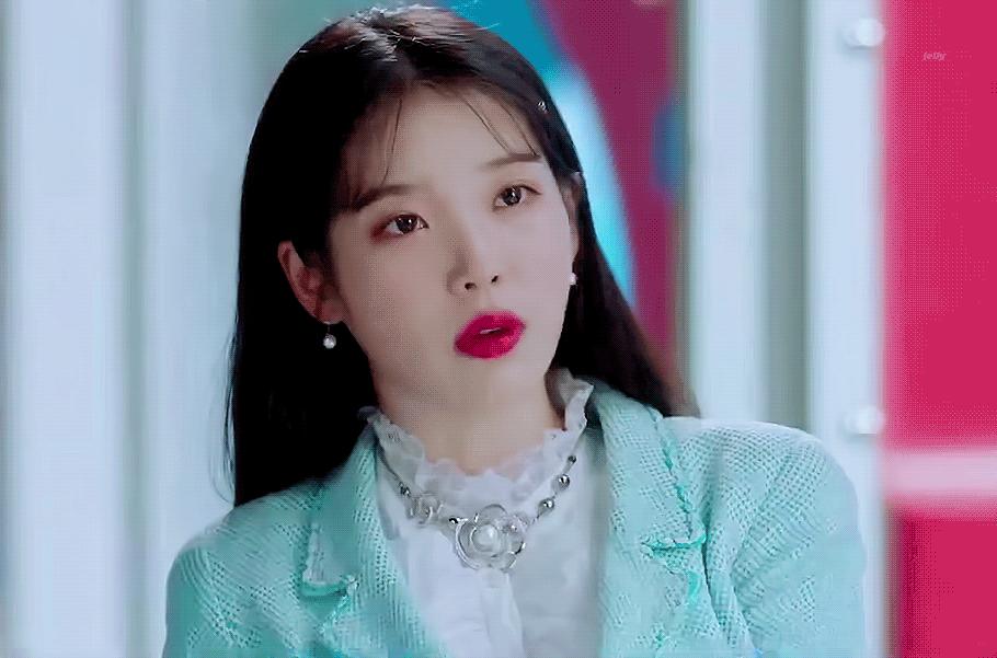 有人来科普一下iu的手滑事件吗