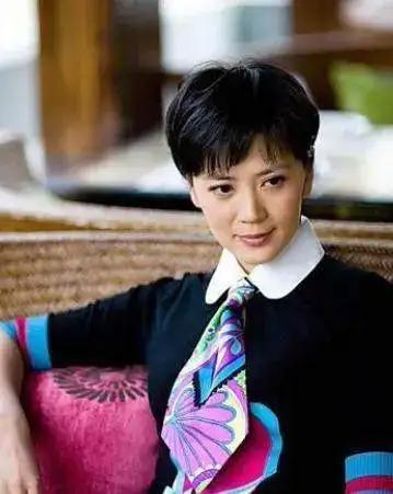 央视前主持人沈冰两次结婚蔡建国王伟斌