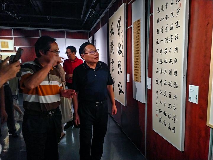 墨兰香溢满堂红,一卷诗笺韵味浓 · 墨韵芳华书法作品展在武汉开幕 - 知乎