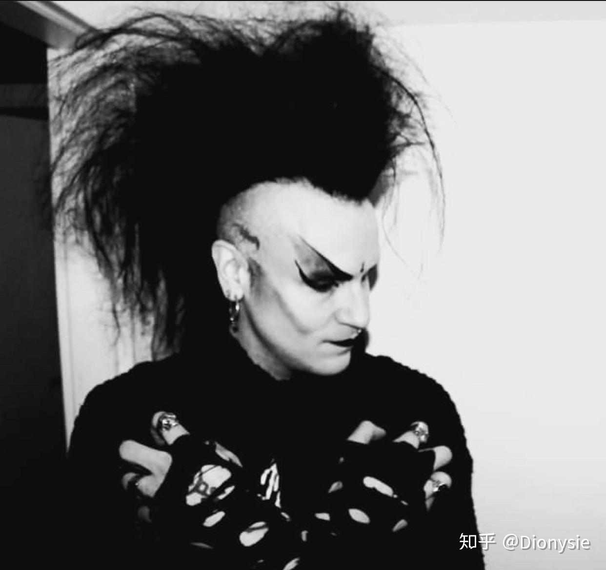 男生有哪些妆该如何化比如哥特