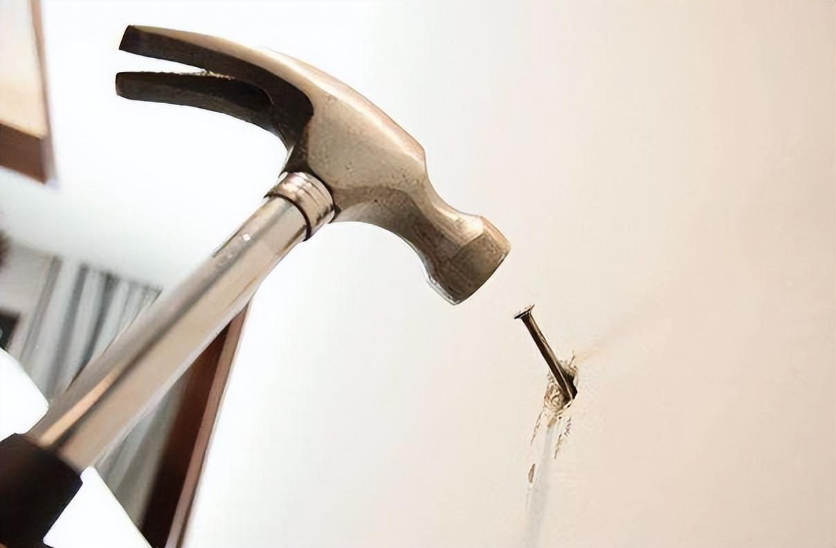 墙上钉子眼怎么修补? - 知乎