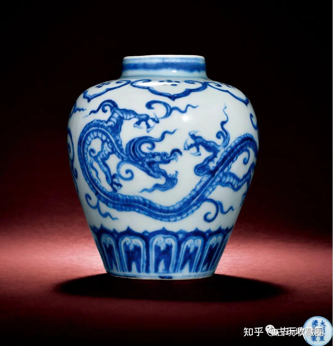 中国古美術・明宣徳・果皮緑地青花宝相紋・抱月瓶・青花磁・壺・花瓶・古陶磁・唐物 中国古美術・明宣徳・果皮緑地青花宝相紋・抱月瓶・青花