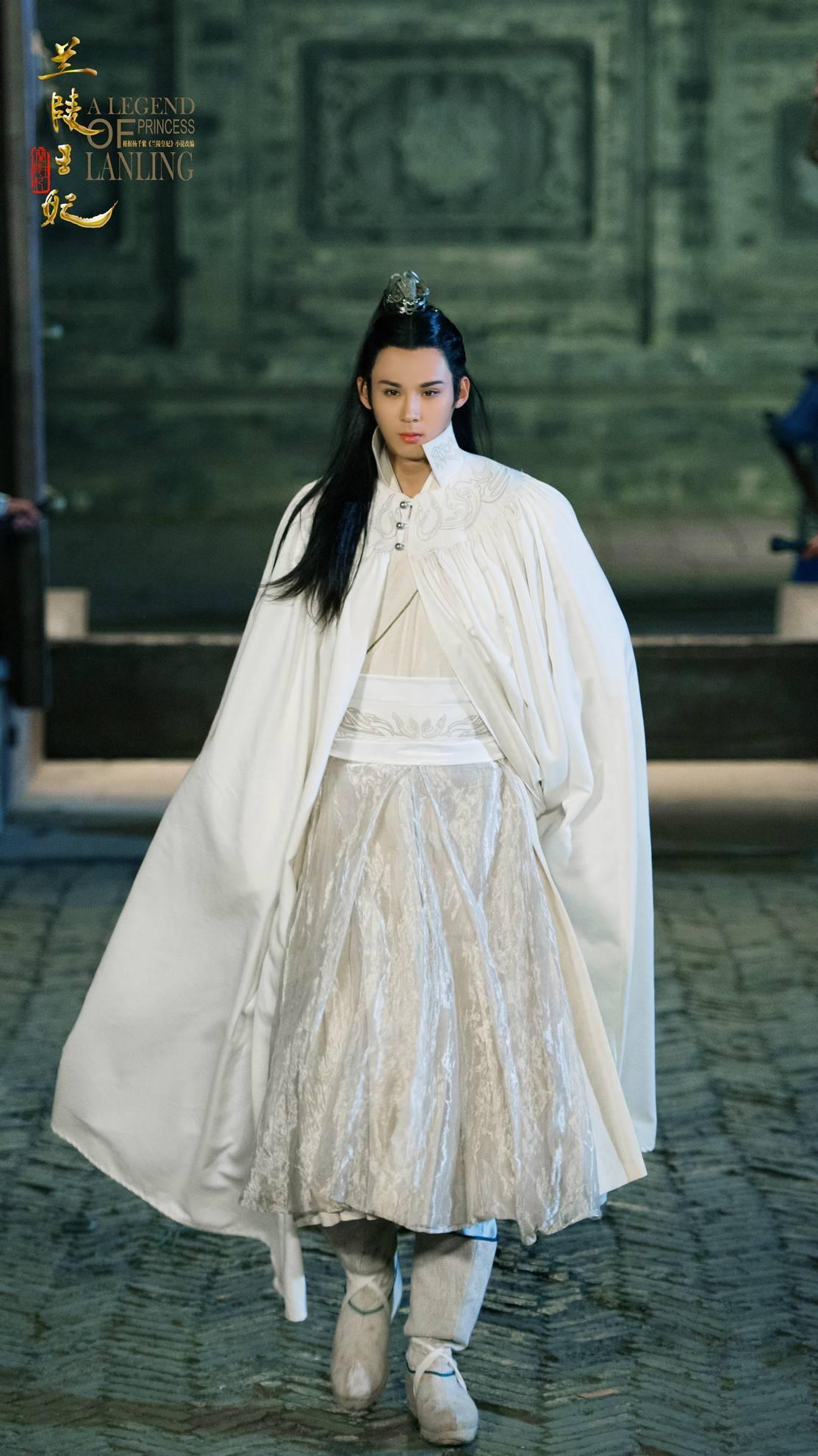 如何看陈奕在兰陵王中的表现感觉被他饰演的兰陵王秒到了讲真冯绍峰的