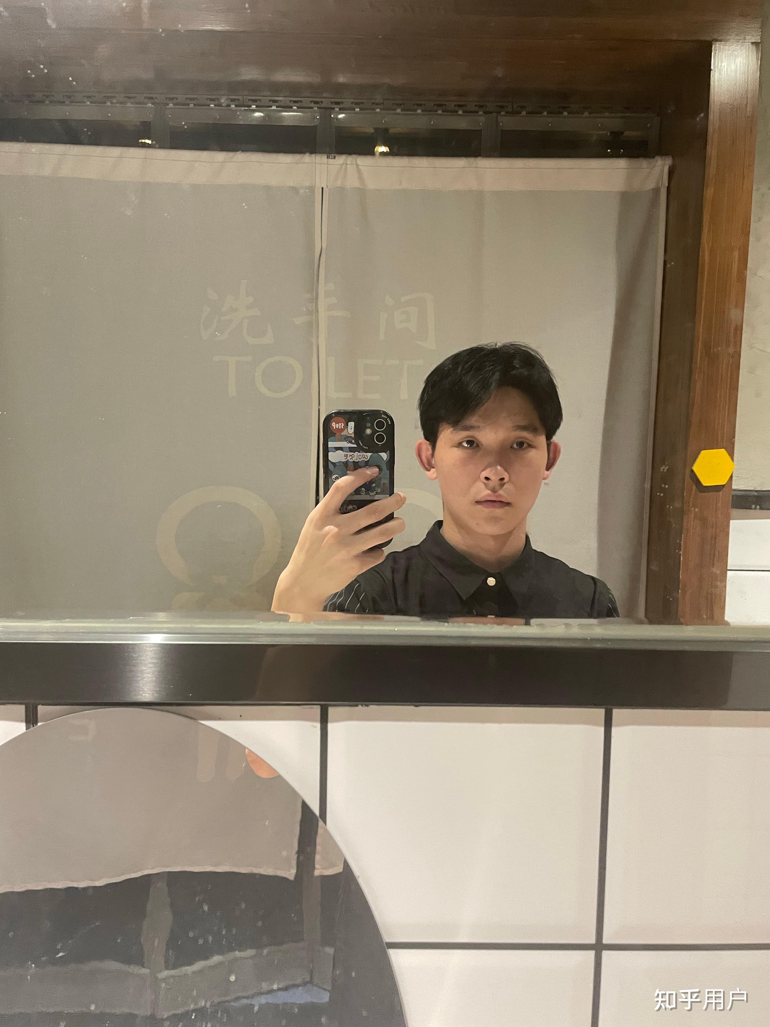 现实生活中男生颜值6分是什么样的