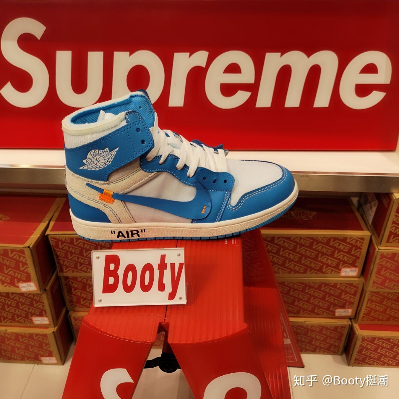 请问正品aj小翅膀上的标志是不是都凹陷的啊如果是平的像打印的一样是