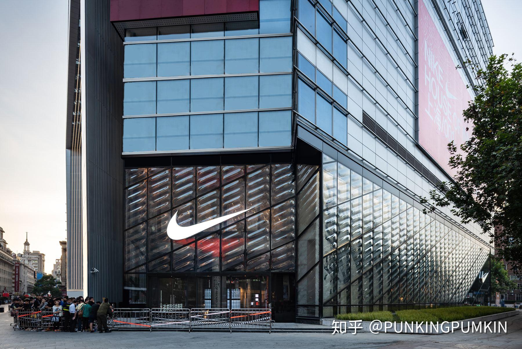 为什么nike很多球鞋在旗舰店里买不到