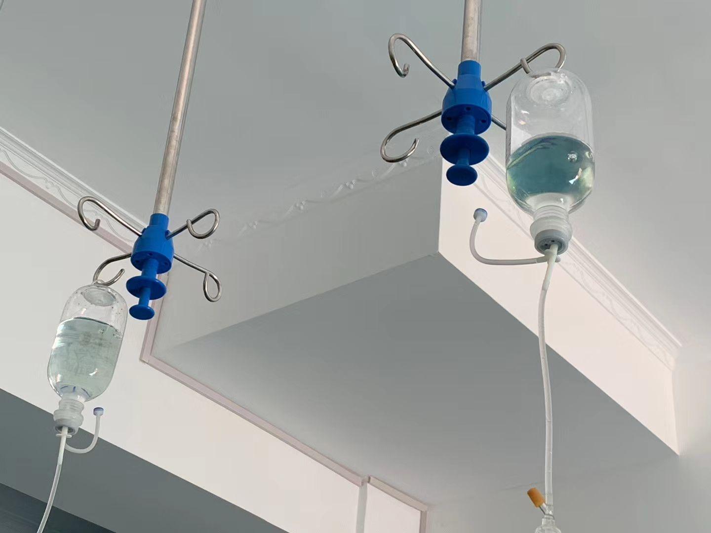 有没有输液的照片我给老师请的病假她要我发照片给她