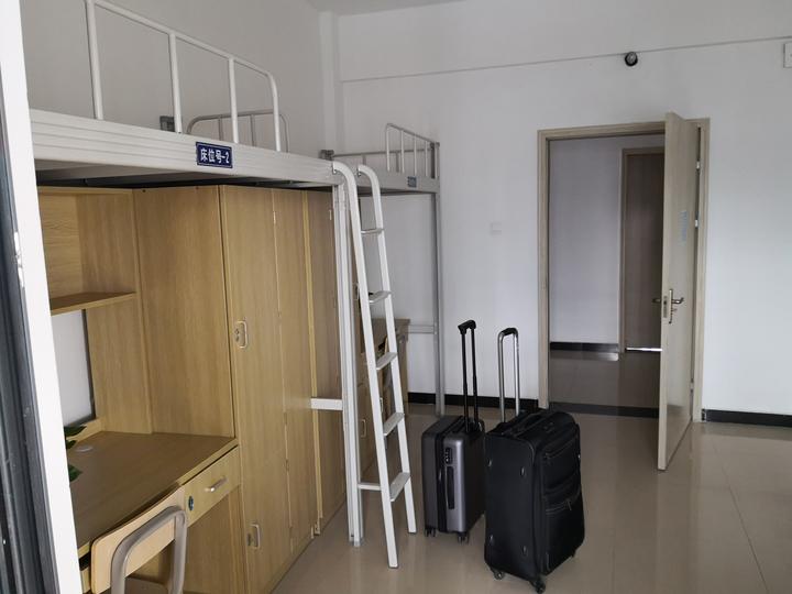 江汉大学研究生宿舍(3人间)