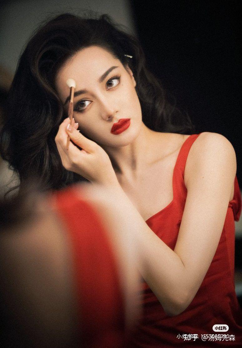 如何评价迪丽热巴的长相?
