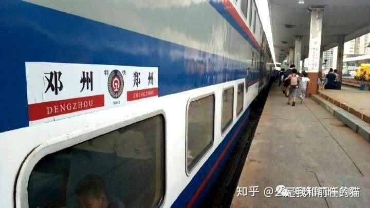 t开头的火车硬座座位为什么还有上下之分