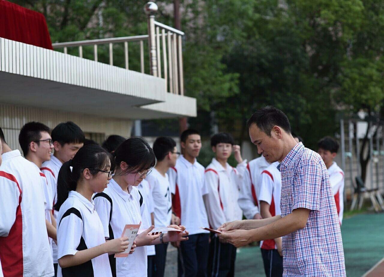 在龙港二高龙港第二高级中学是什么体验