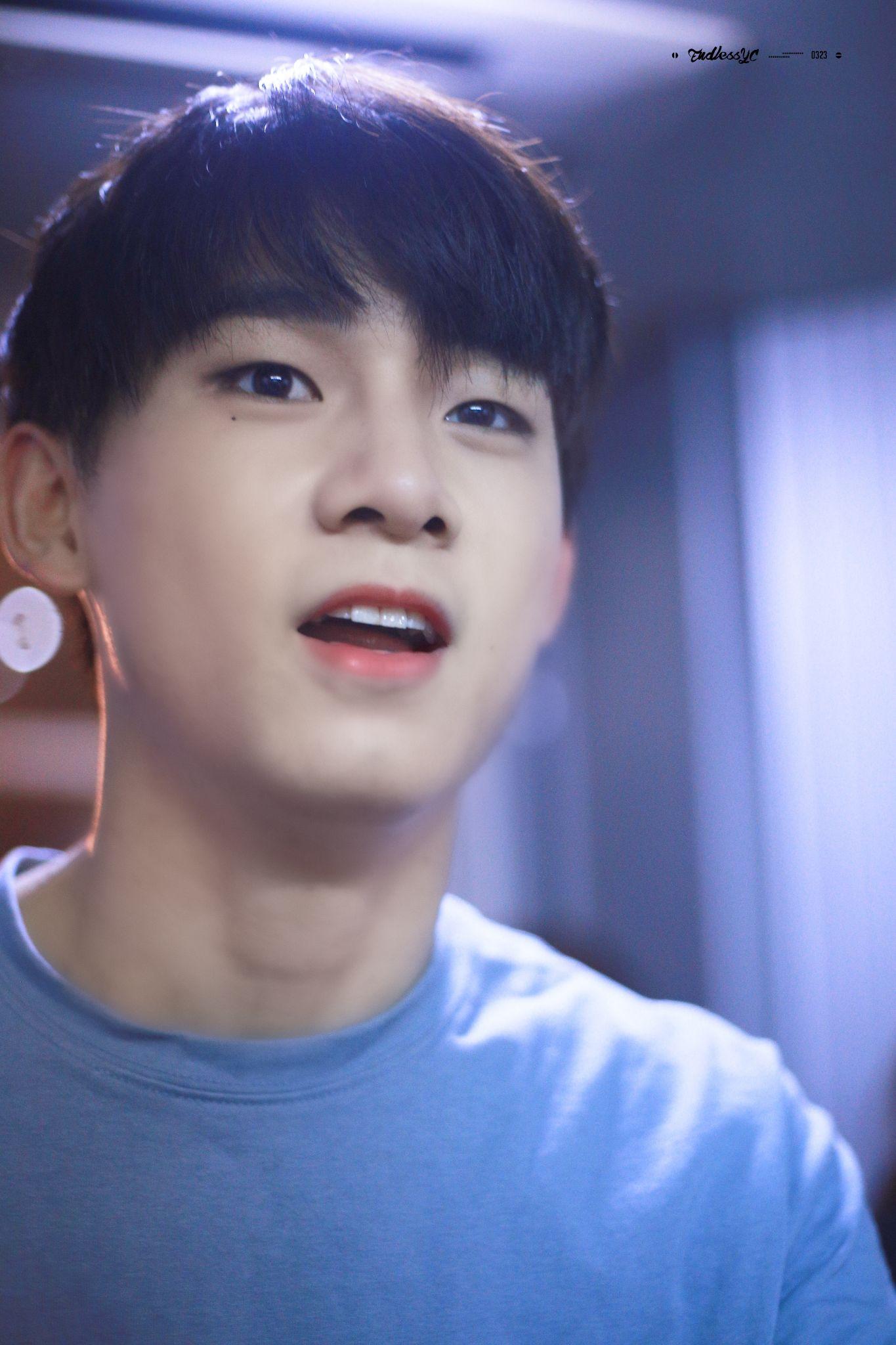 有没有r1se姚琛女朋友视角的照片