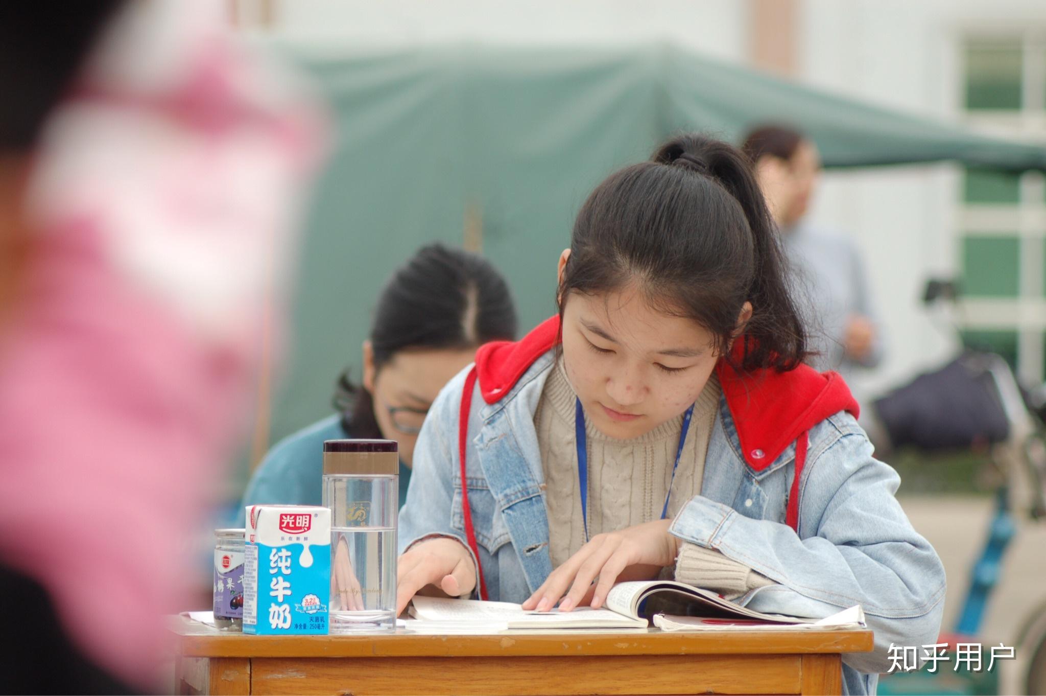 学勉中学校服图片