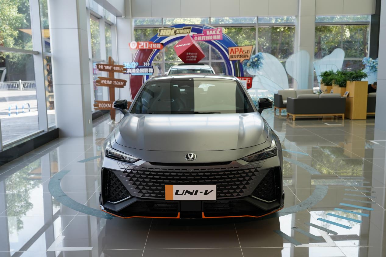 顶配13.99万,长安uni-v 2.0t到底香不香? - 知乎