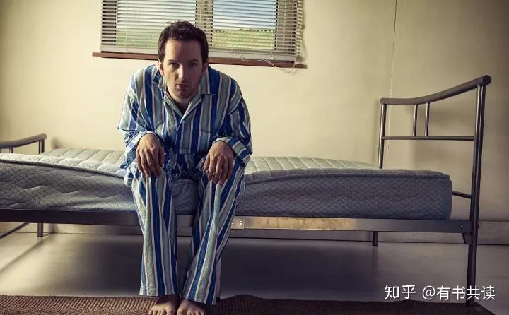 如何变成疯子或者精神病(正常人如何变成疯子)