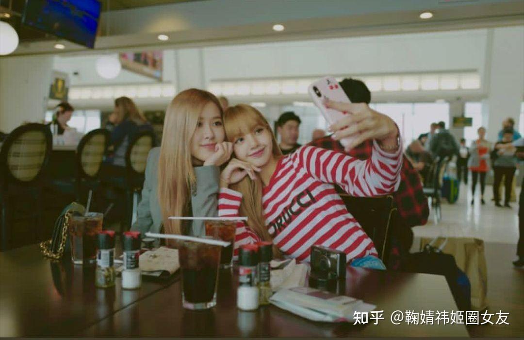 有适合当头像的lisa和rose的合照吗