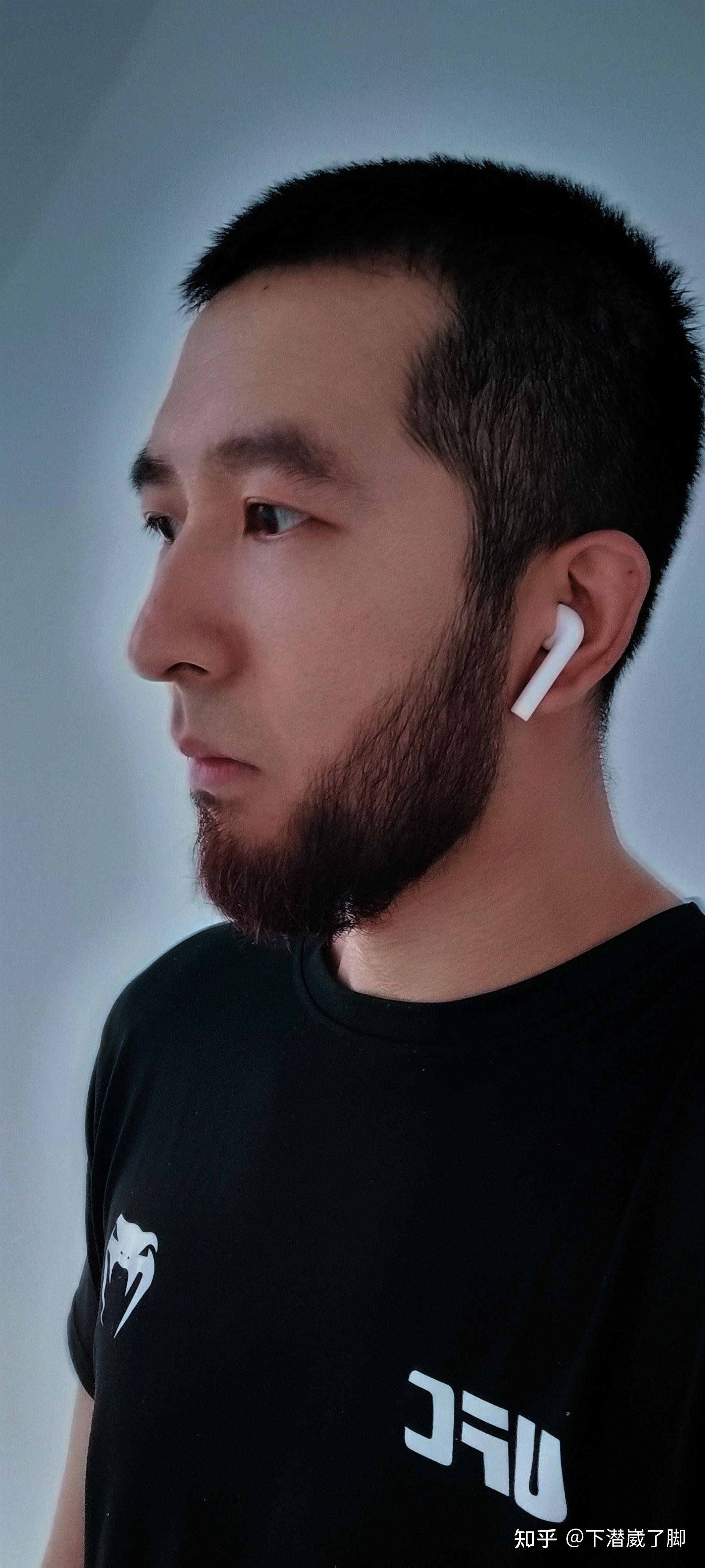 这种胡子比国男的八字胡帅多了吧