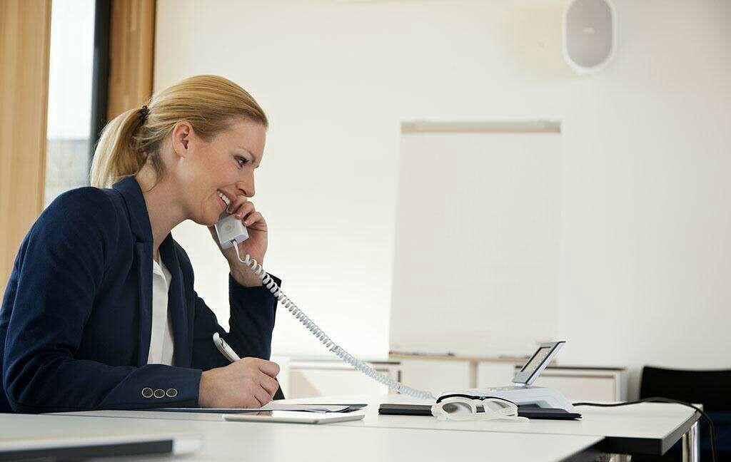 秘书接打电话时应注意什么礼仪