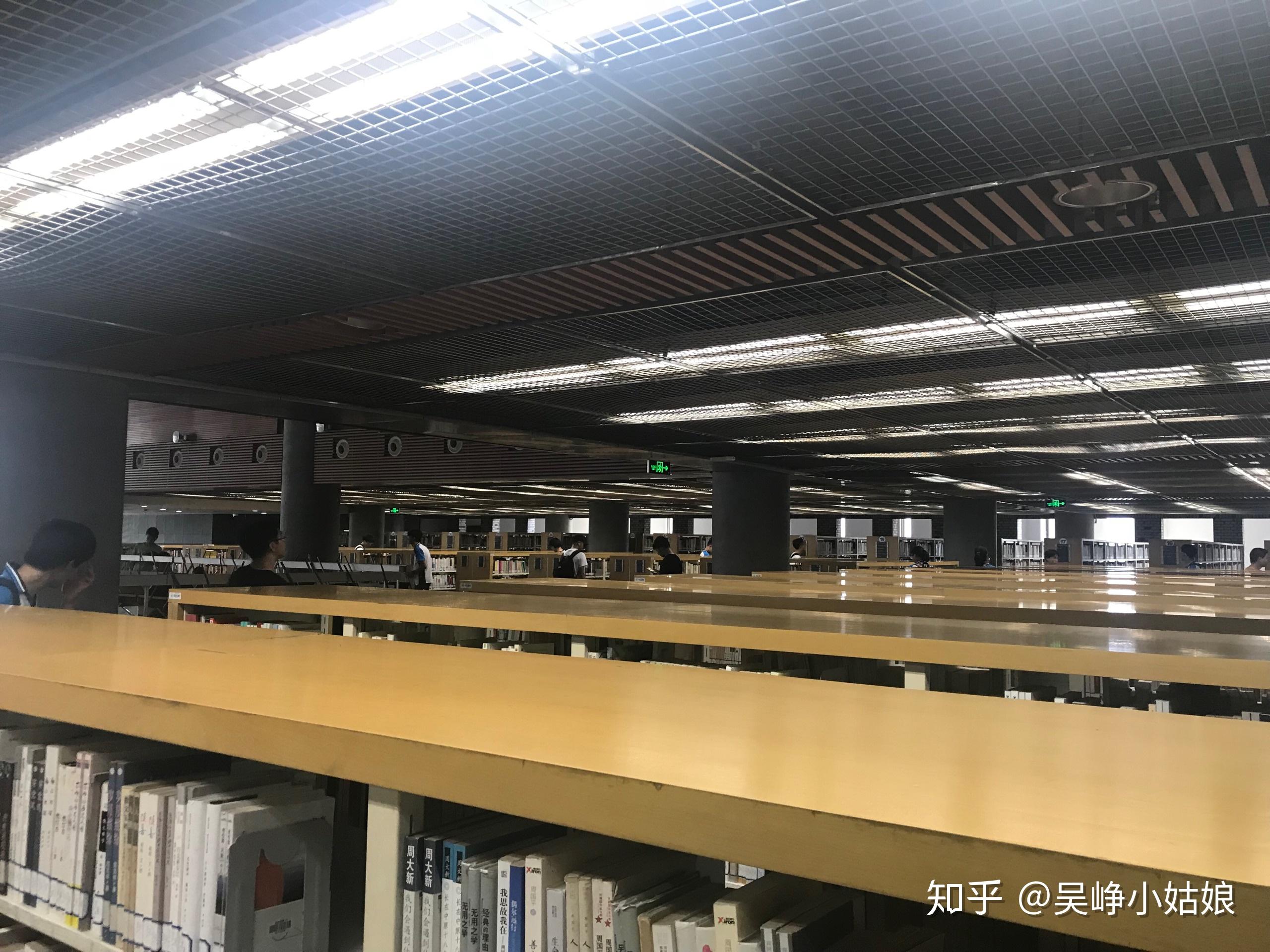 同济大学嘉定校区的图书馆为什么这么热
