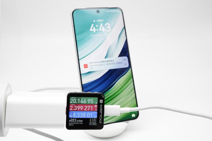 50w无线快充,1小时满电更低温,华为 mate 60 无线充电测试