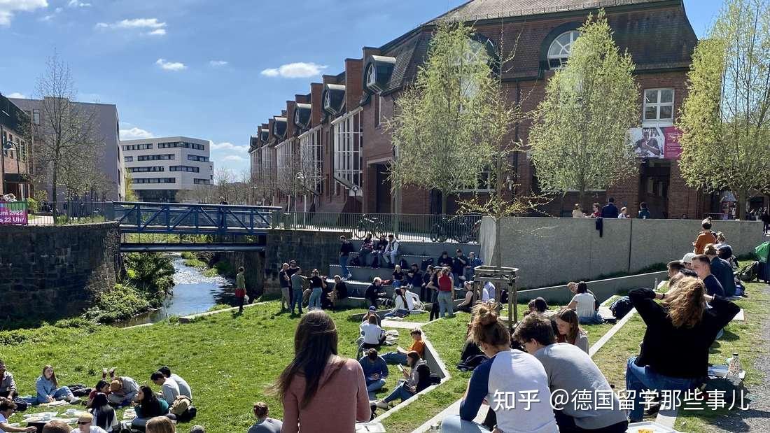 卡塞尔大学?