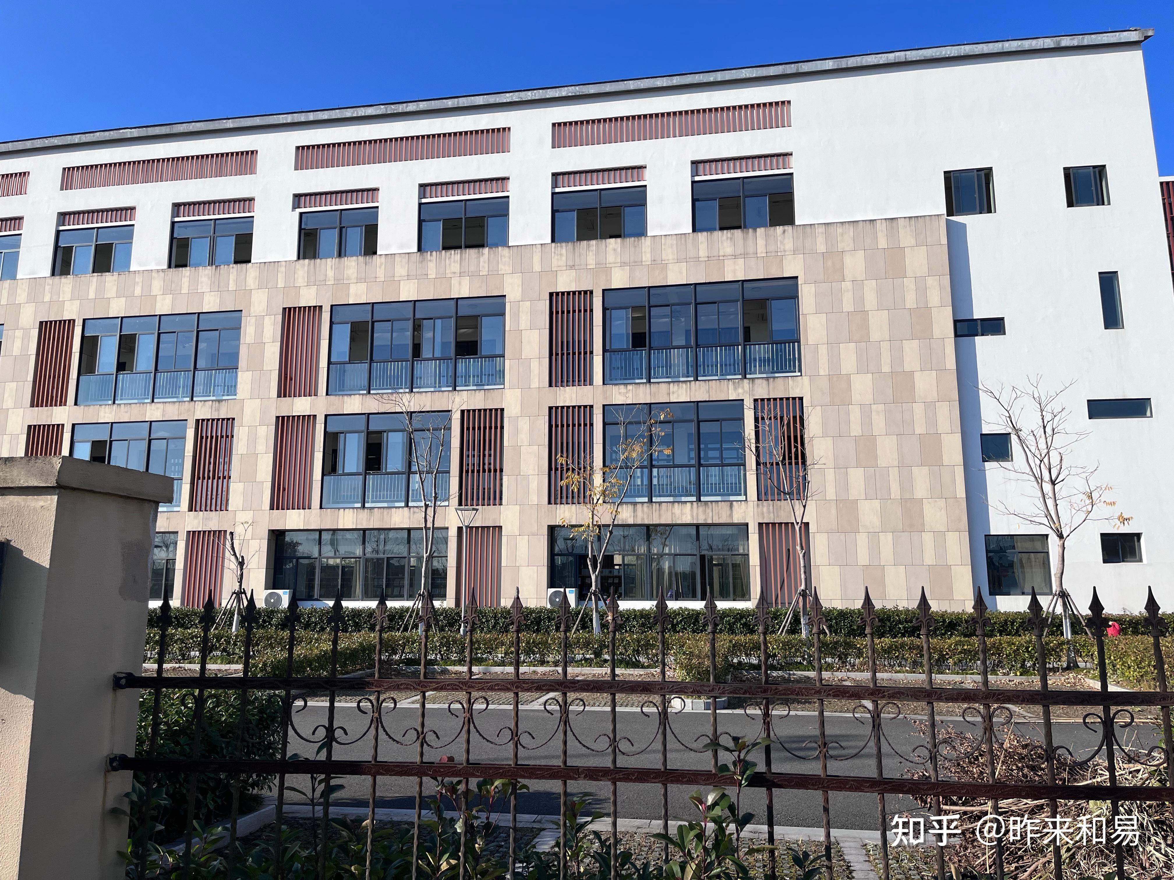 在宁波市北仑区泰河中学读书是一种什么样的体验?