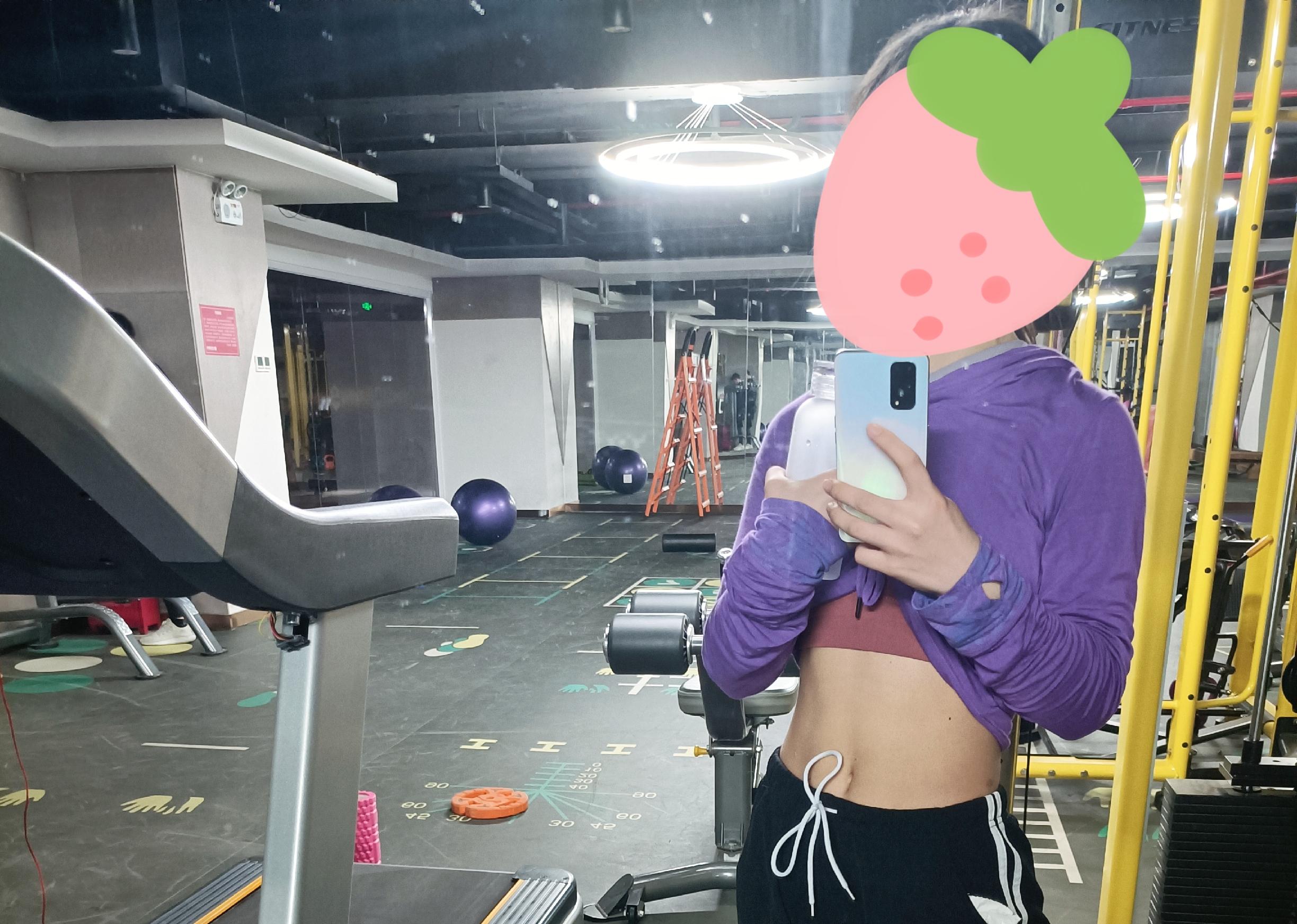 女生什么样的肚脐比较好看