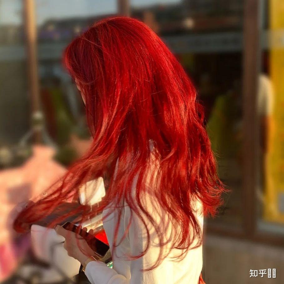 我闺蜜给我说把每天在太阳底下就感觉我像个红毛公鸡我之前染的红头发