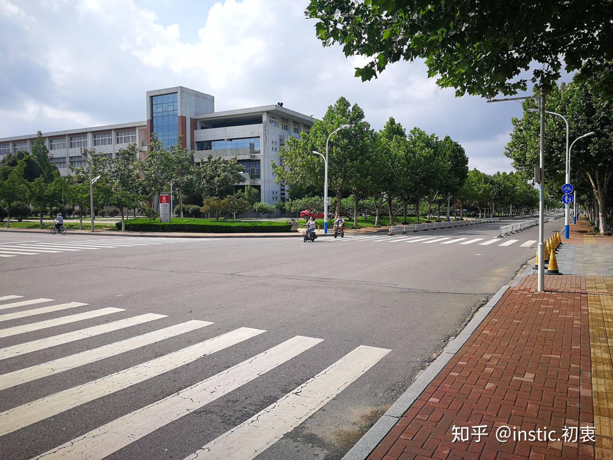 看到網上很多噴臨沂大學的,那現在的臨沂大學如何呢?