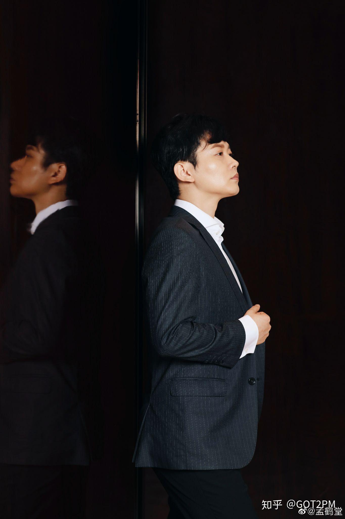 有没有孟鹤堂的超a壁纸! - 知乎