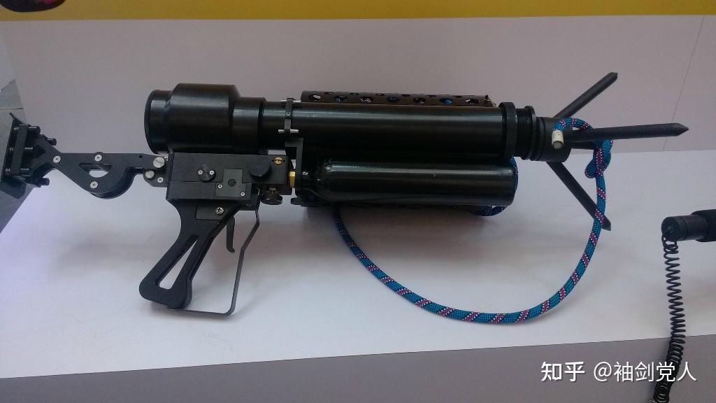 蝙蝠侠的勾枪绳枪这种东西是否可以在现实中造出