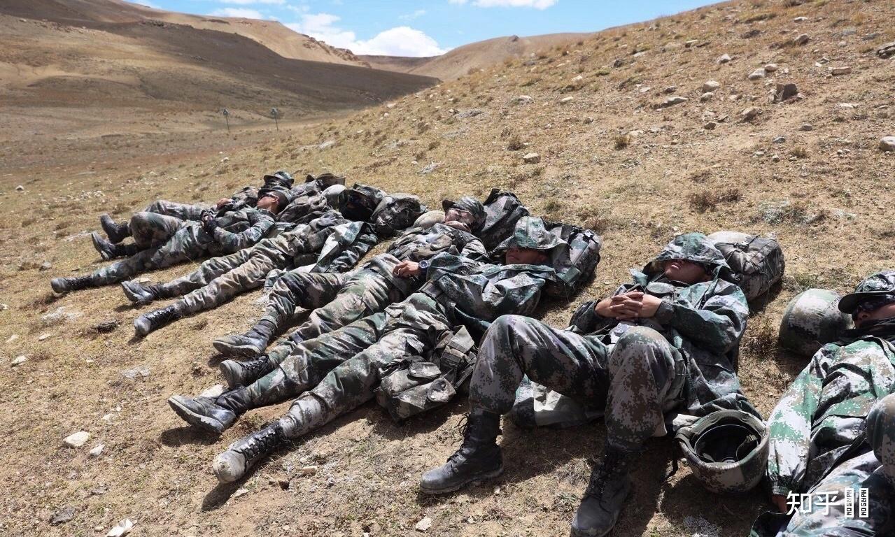 在部队里是怎样睡觉的? - 知乎