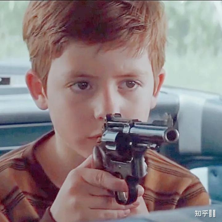 有没有拿枪的男生动漫头像类似这种? - 知乎