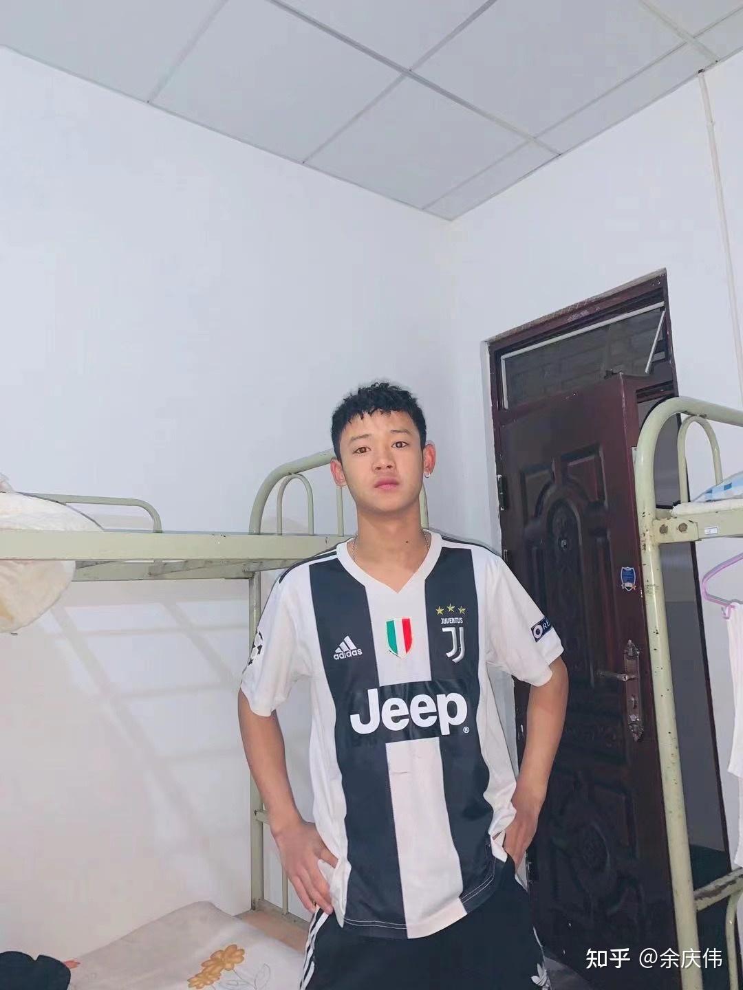 普通帅哥是什么样子呀