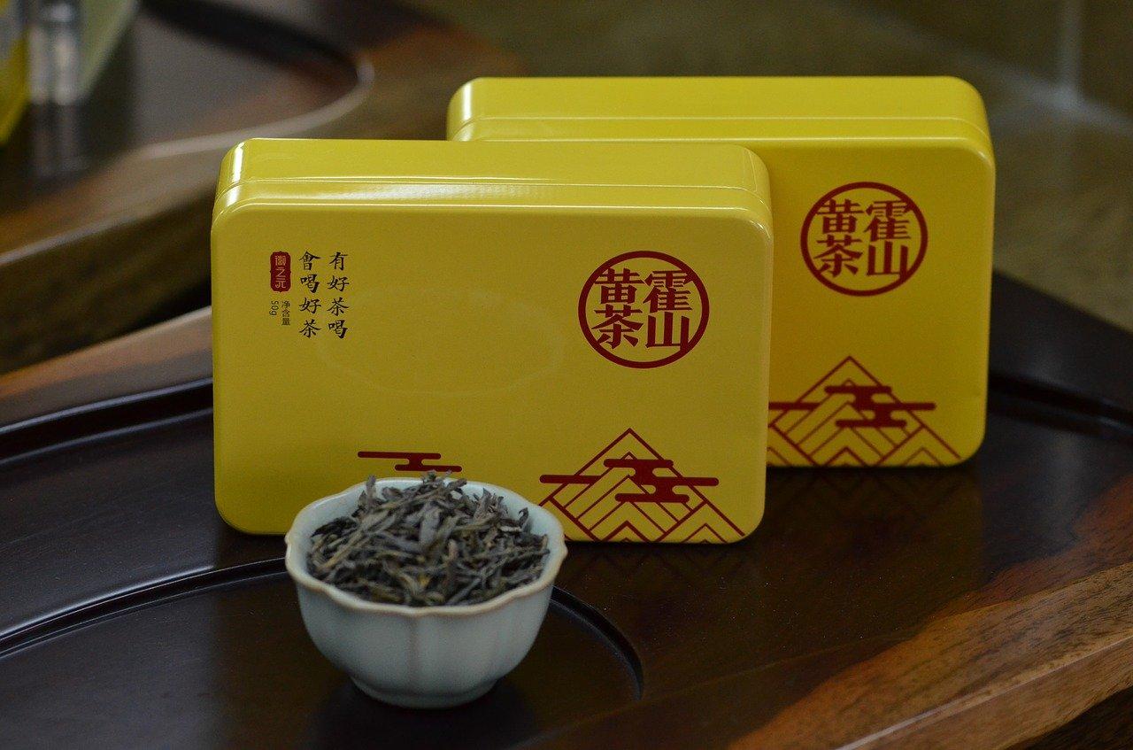 3. 景德镇黄茶壶