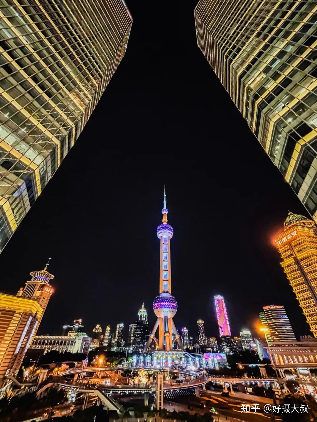 你的拍摄视角改换了！为什么仰拍更容易出大片？ - 知乎