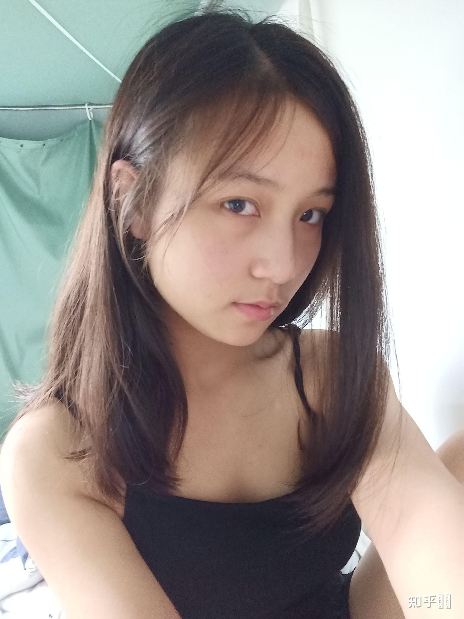 谁敢晒素颜自拍,无滤镜无美颜的没任何化妆那种?