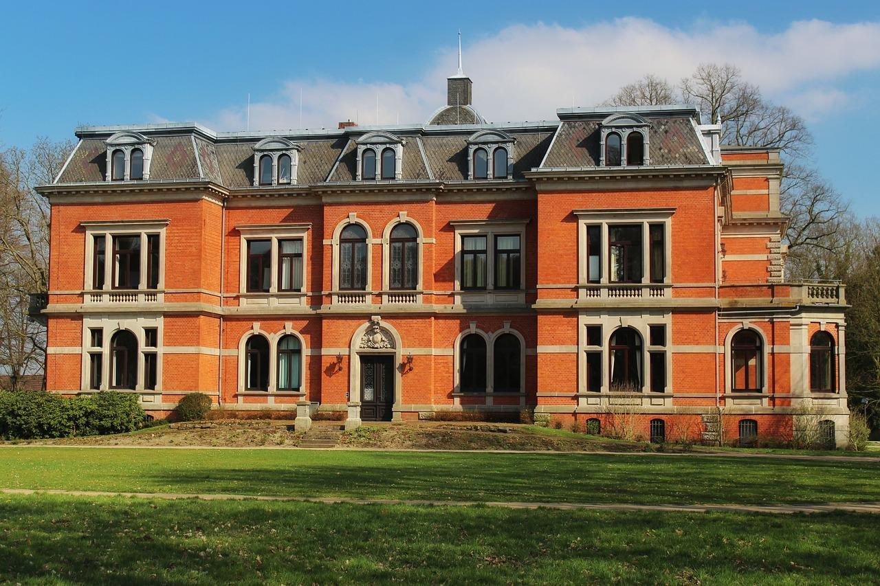 地铁首座什么时候交房