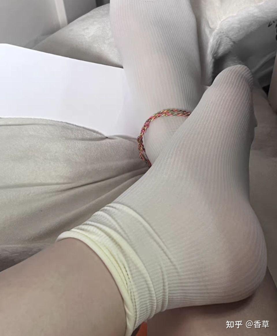 女生都爱穿白船袜吗? - 知乎