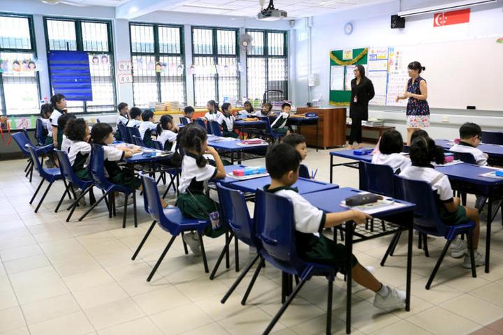 为什么广东一小学倒闭学生打包回家?小学倒闭了学生怎么办?