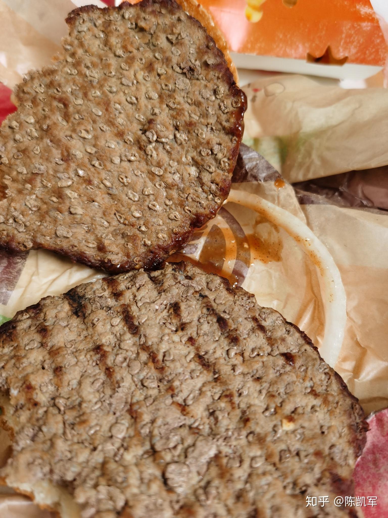 为什么汉堡王牛肉饼上面有那么多小孔? - 知乎